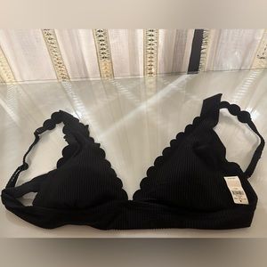 NWT Aerie scallop black bikini top